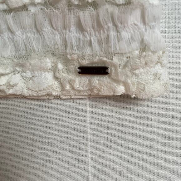 Lace top by Hollister in Cream Size Small - Picture 5 of 5